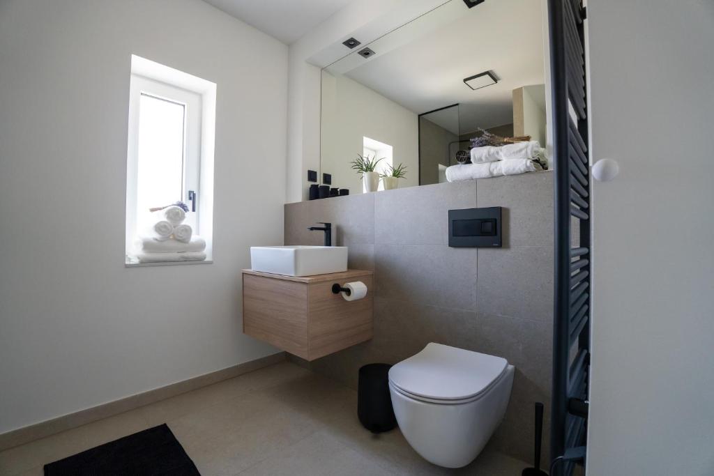 Profesionalno čiščenje apartmajev v Ljubljani — Residence Black&White, Bežigrad